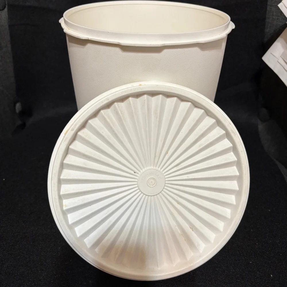 TUPPERWARE White Food Storage 8.50